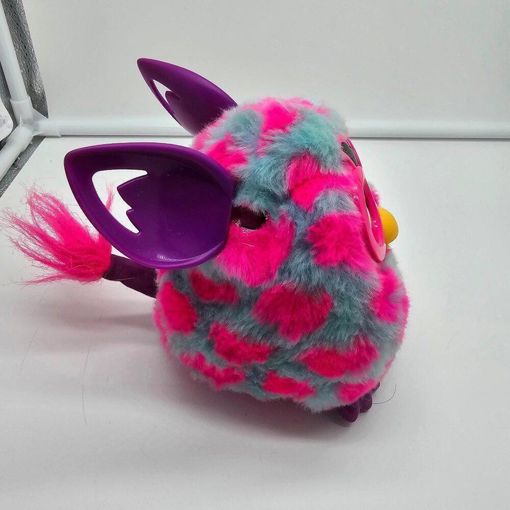 Furby - Picture 2 of 6
